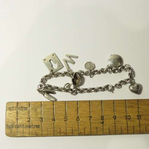 Sterling silver charm bracelet - Weighs 16,6 grams