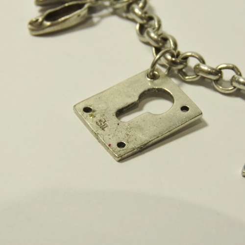 Sterling silver charm bracelet - Weighs 16,6 grams
