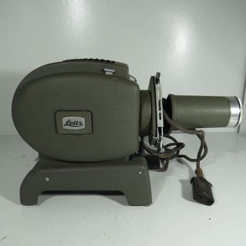 Prado 250 Leitz slide projector in original case - With Box of slide - 37cm