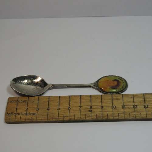 Queen Elizabeth 2 spoon