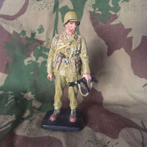 WW2 1942 German Afrikakorps warrant officer lead soldier - DelPrado collection