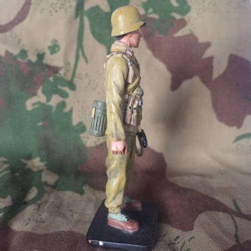 WW2 1942 German Afrikakorps warrant officer lead soldier - DelPrado collection