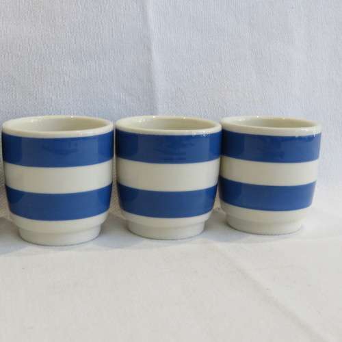 Unmarked Cornish kitchenware type small cups - Lot of 5