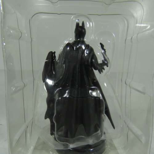 Eaglemoss DC comics Super Hero collection #37 Batgirl figurine with magazine