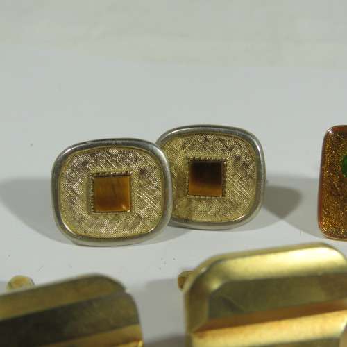 6 Pairs of vintage cufflinks
