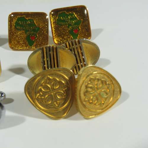 6 Pairs of vintage cufflinks