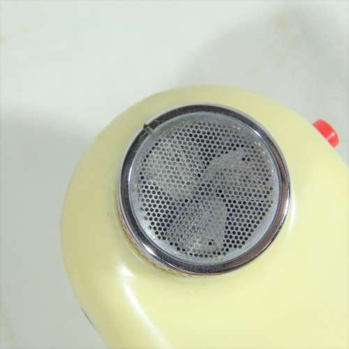 Vintage Thorens Riviera wind up razor in pouch and box - Working