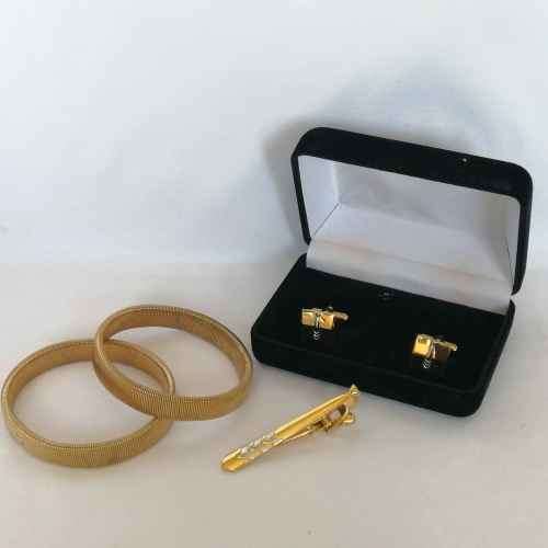 Vintage mens goldplated jewellery set - sleeve garters, cufflinks and tie clip