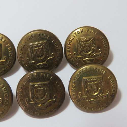 Cape Town Metropolitan Fire Brigade - Lot of 6 medium buttons - Pocket