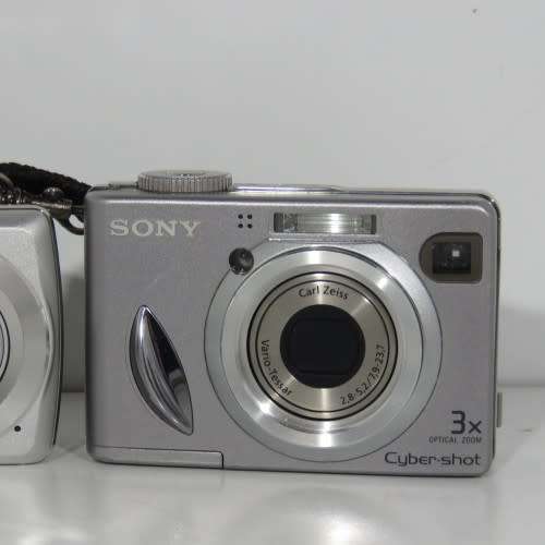 Lot of 2 digital cameras - Sold as is - Not tested