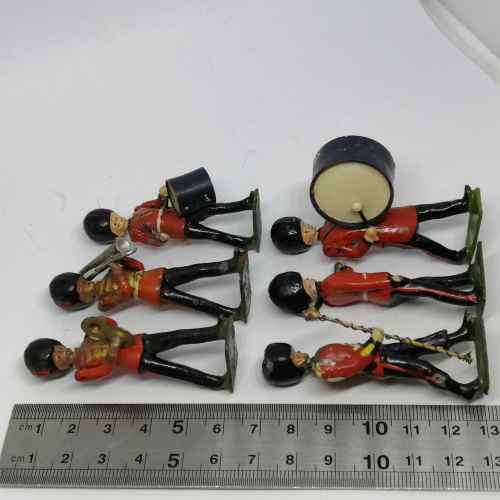 Set of 12 British Army band lead soldiers - Britains Ltd