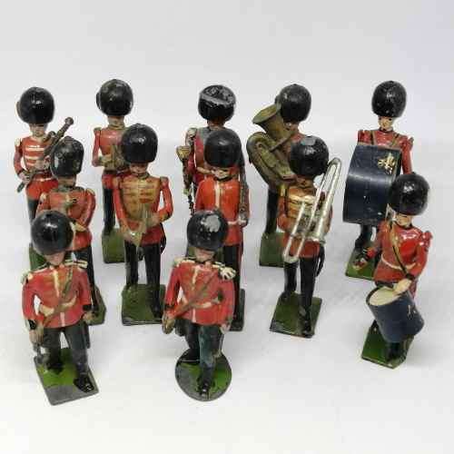 Set of 12 British Army band lead soldiers - Britains Ltd