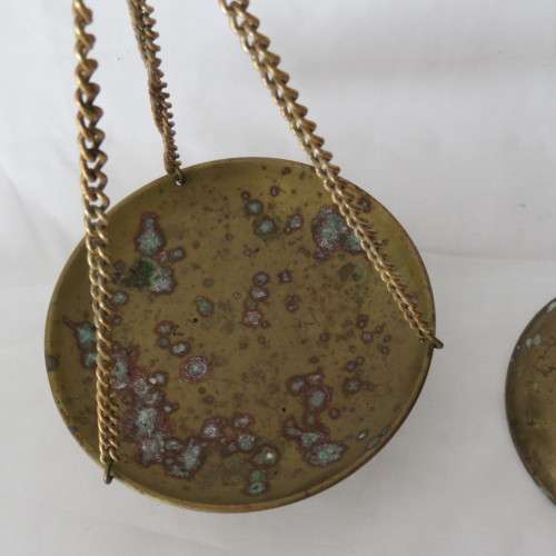 Vintage brass balancing scale - Height 41 cm