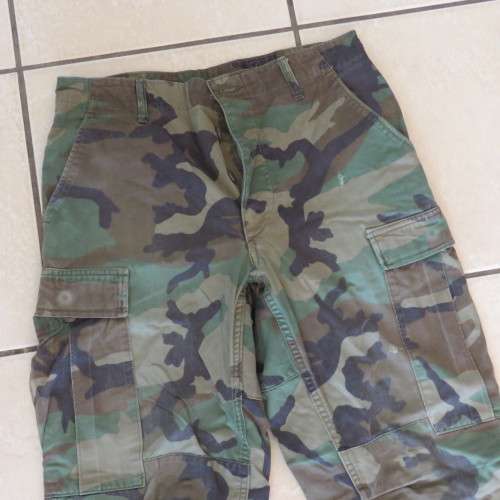 Woodland camo pattern combat trousers - Size small - Inner leg 79 cm - Waist 82 cm