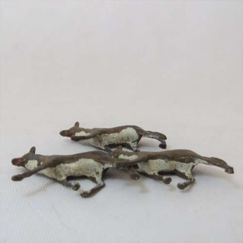 Pack of 29 vintage lead wolves