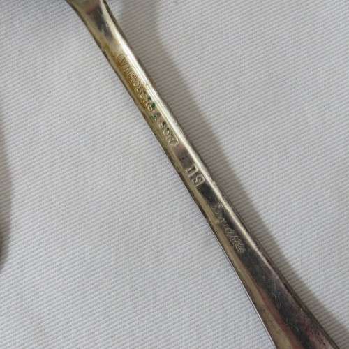 Lot of 31 pieces of cutlery all different sizes