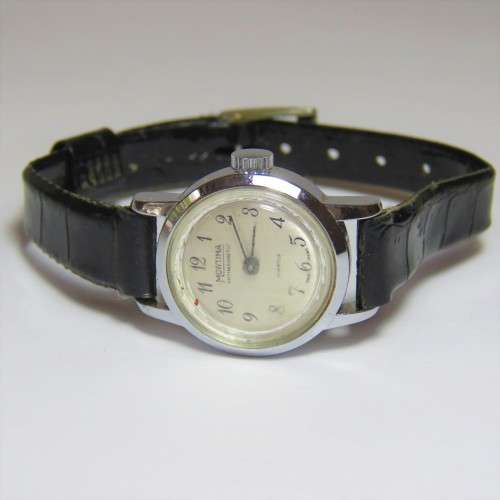 Vintage Mortima manual wind ladies watch