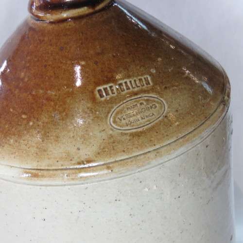 Antique One Gallon clay pot made in Vereeniging - Stoneware - Excellent condition