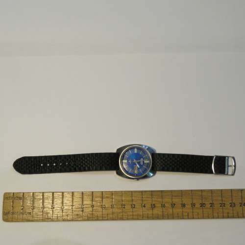Vintage Seiko Automatic mens watch with blue dial - Working - Serial 7006-8060 - Fine crack on glass