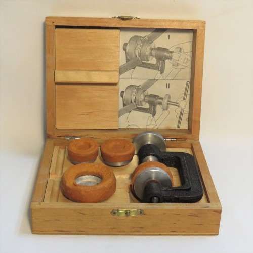 Vintage Bergeon watch crystal/case press in wooden box - Missing T-tool