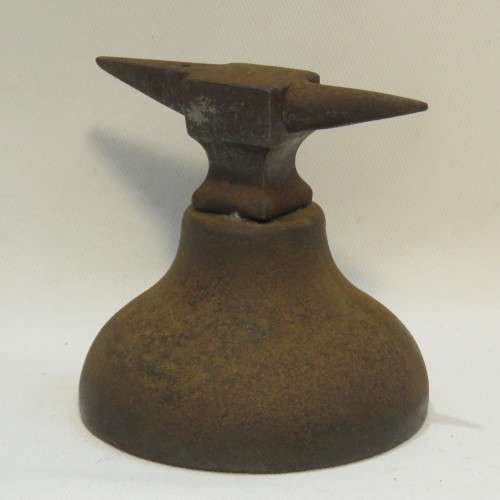 Small Jeweler's anvil - Vintage - Could have doubled as weight (Lead Filled)