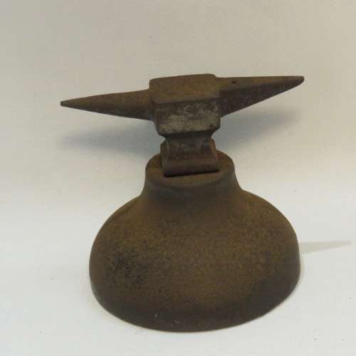 Small Jeweler's anvil - Vintage - Could have doubled as weight (Lead Filled)