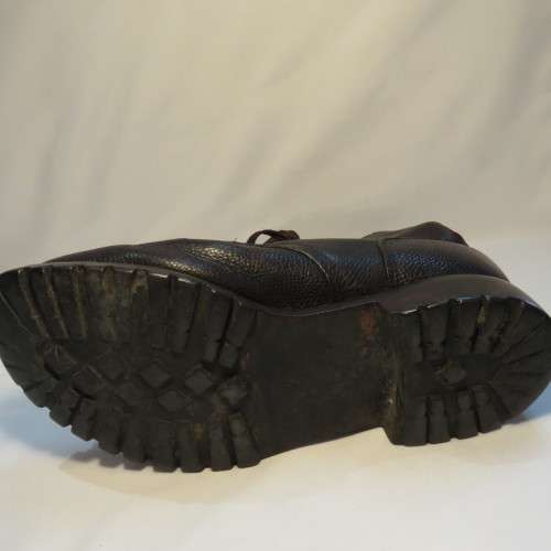 Pair of SADF leather boots - Size 277