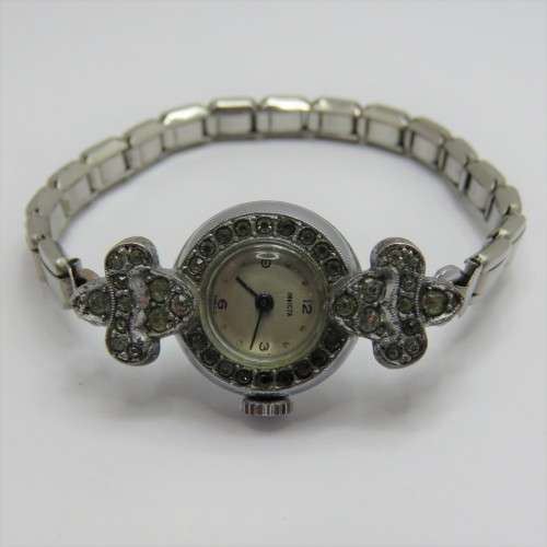 Vintage Invicta ladies manual wind watch - Working