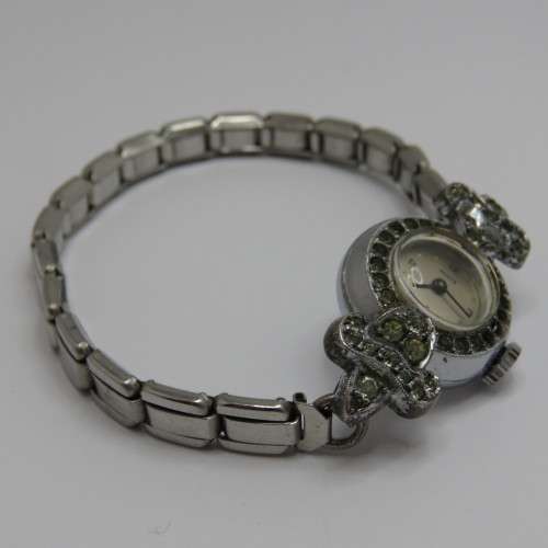 Vintage Invicta ladies manual wind watch - Working