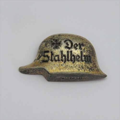 German Der Stahlhelm pin badge