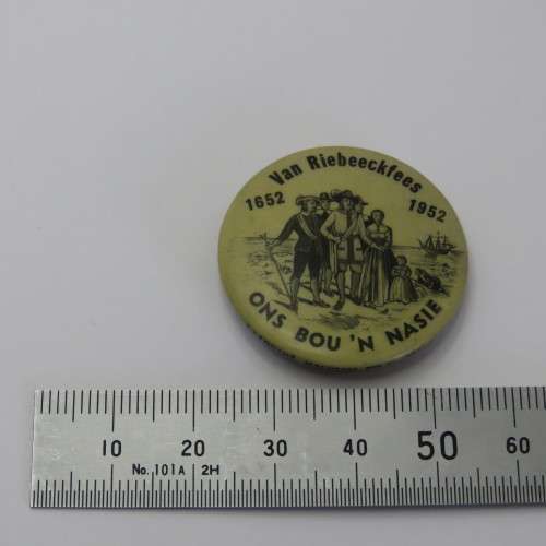 1652-1952 Van Riebeeckfees lapel badge - Ons bou n Nasie