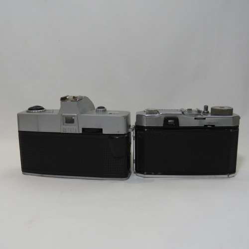 Pair of vintage 35 mm cameras - Not working