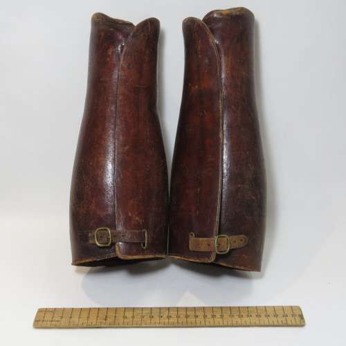WW1 British Army Officer leather puttees