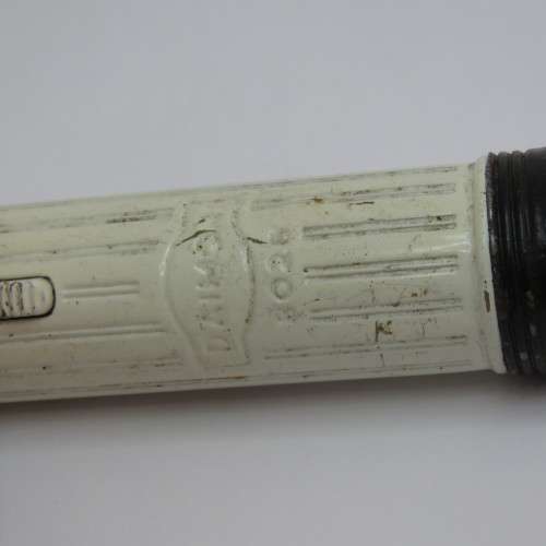 Vintage Daimon 8028 pocket flashlight - Repainted