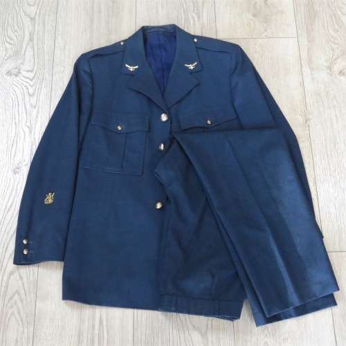 SA Air Force Sergeant Major uniform - 1977 Pattern - Jacket and trousers - Sizes below