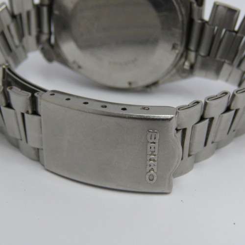 Vintage Seiko 5 Automatic mens watch - Working - Crown is not winding - Rotor is loose