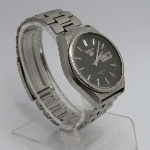 Vintage Seiko 5 Automatic mens watch - Working - Crown is not winding - Rotor is loose