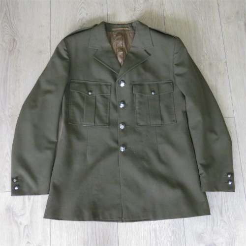 SADF Step Out tunic - Total back length 81 cm - Armpit to armpit 54 cm - Armpit to cuff 45 cm