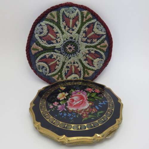 Vintage Stratton Powder Compact with pouch