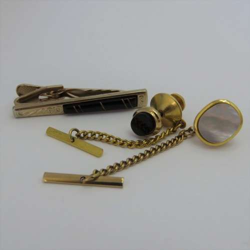 Lot of tie pins and clip