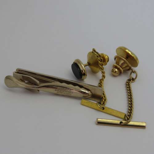 Lot of tie pins and clip
