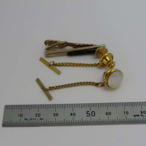 Lot of tie pins and clip