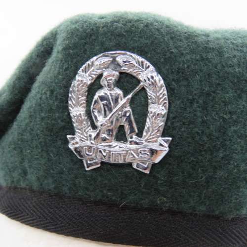 SADF Commandos green beret with badge - size 58