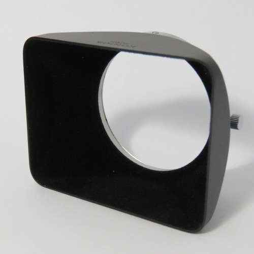 Konica 35mm F2.8 lens hood in pouch
