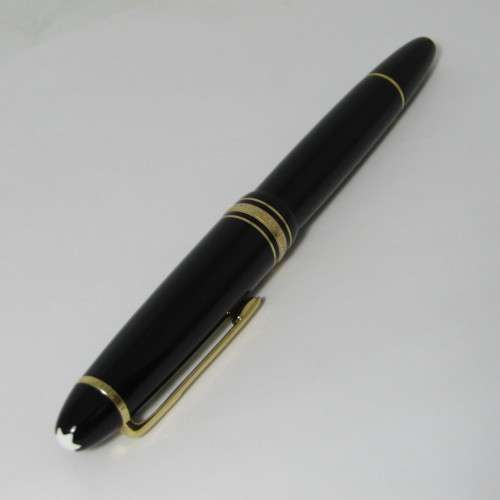 Original Mont Blanc Meisterstruck No. 146 fountain pen with 14kt gold nib in box with paperwork - se