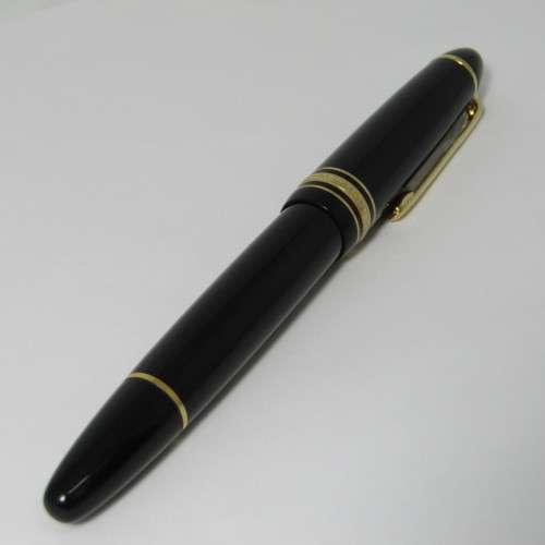Original Mont Blanc Meisterstruck No. 146 fountain pen with 14kt gold nib in box with paperwork - se