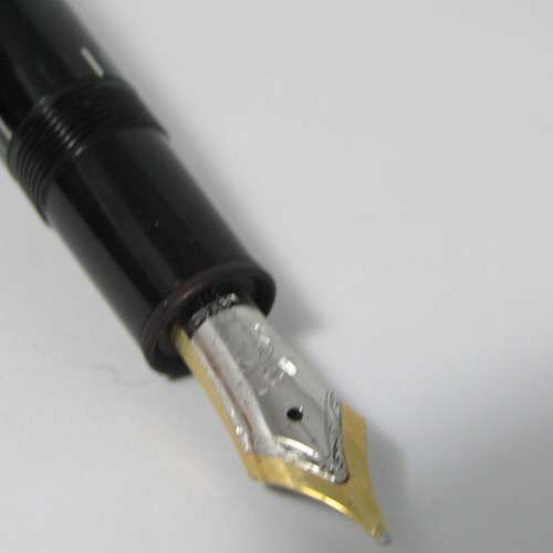 Original Mont Blanc Meisterstruck No. 146 fountain pen with 14kt gold nib in box with paperwork - se