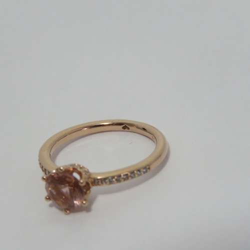 Pandora Sparkling Crown Solitaire ring with pink stone - 14 kt Rose Gold plated metal blend