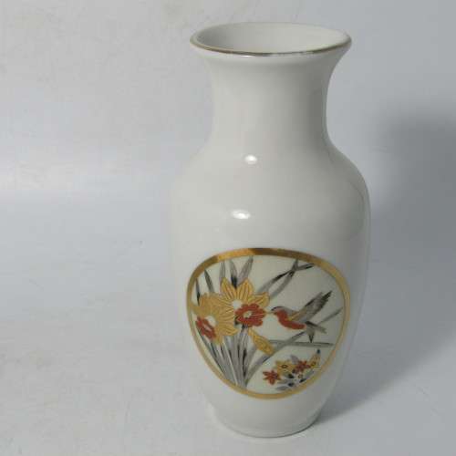 Fine China Japan mini ginger jar and vase set
