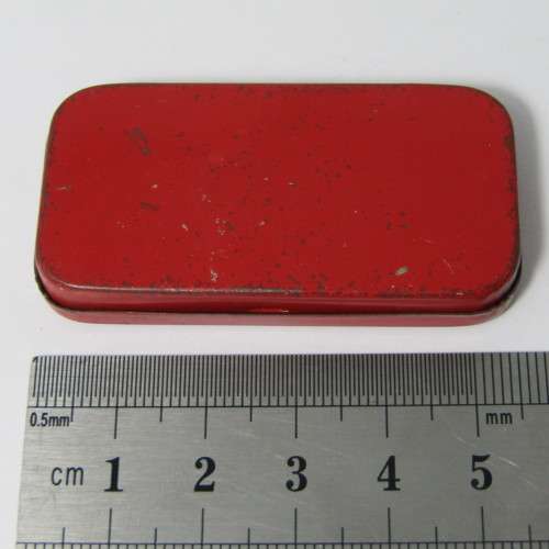 Almost full tin of gramophone needles in Trek tin